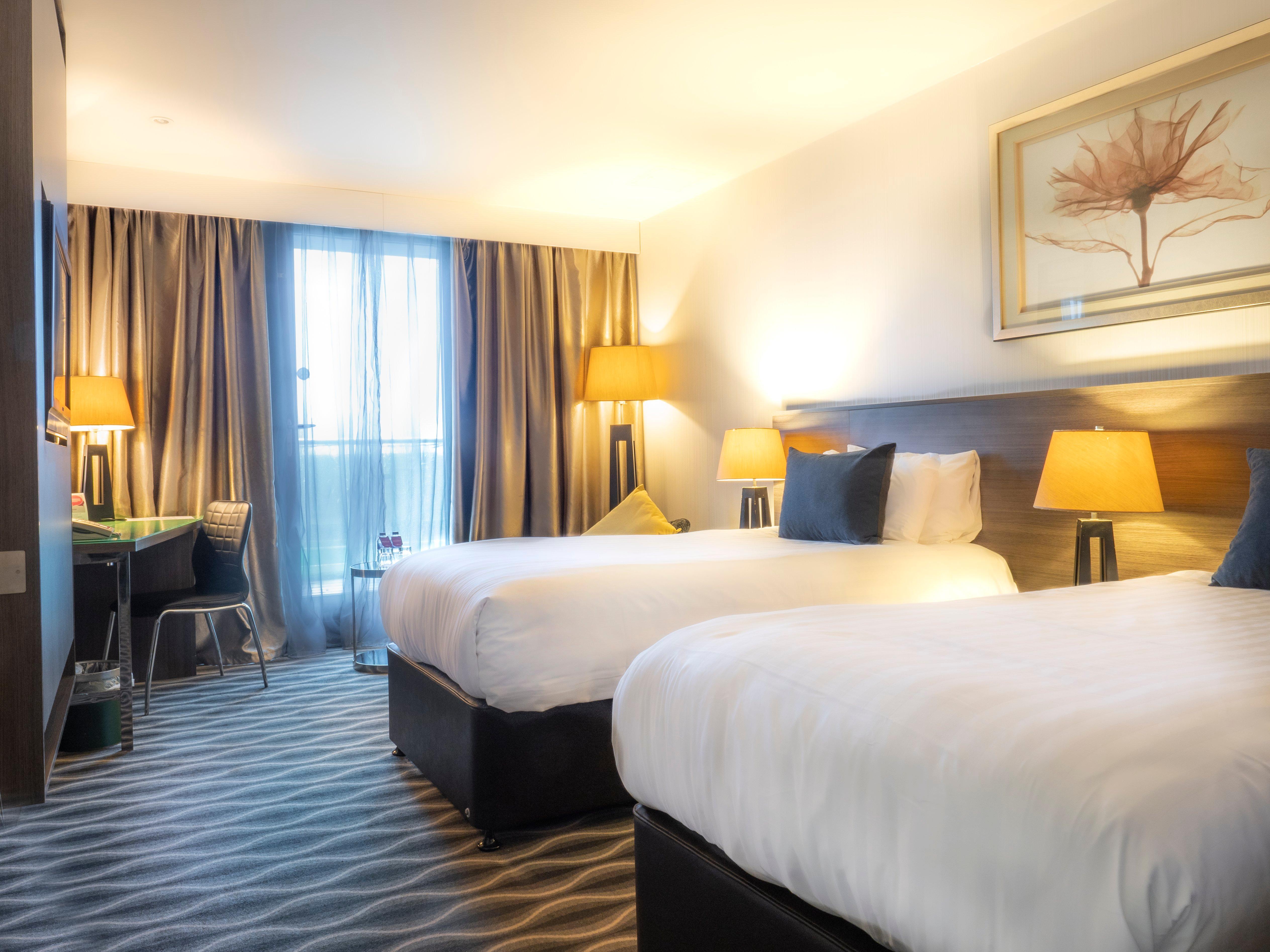 Hotel Crowne Plaza London - Kingston By Ihg Surbiton Exterior foto