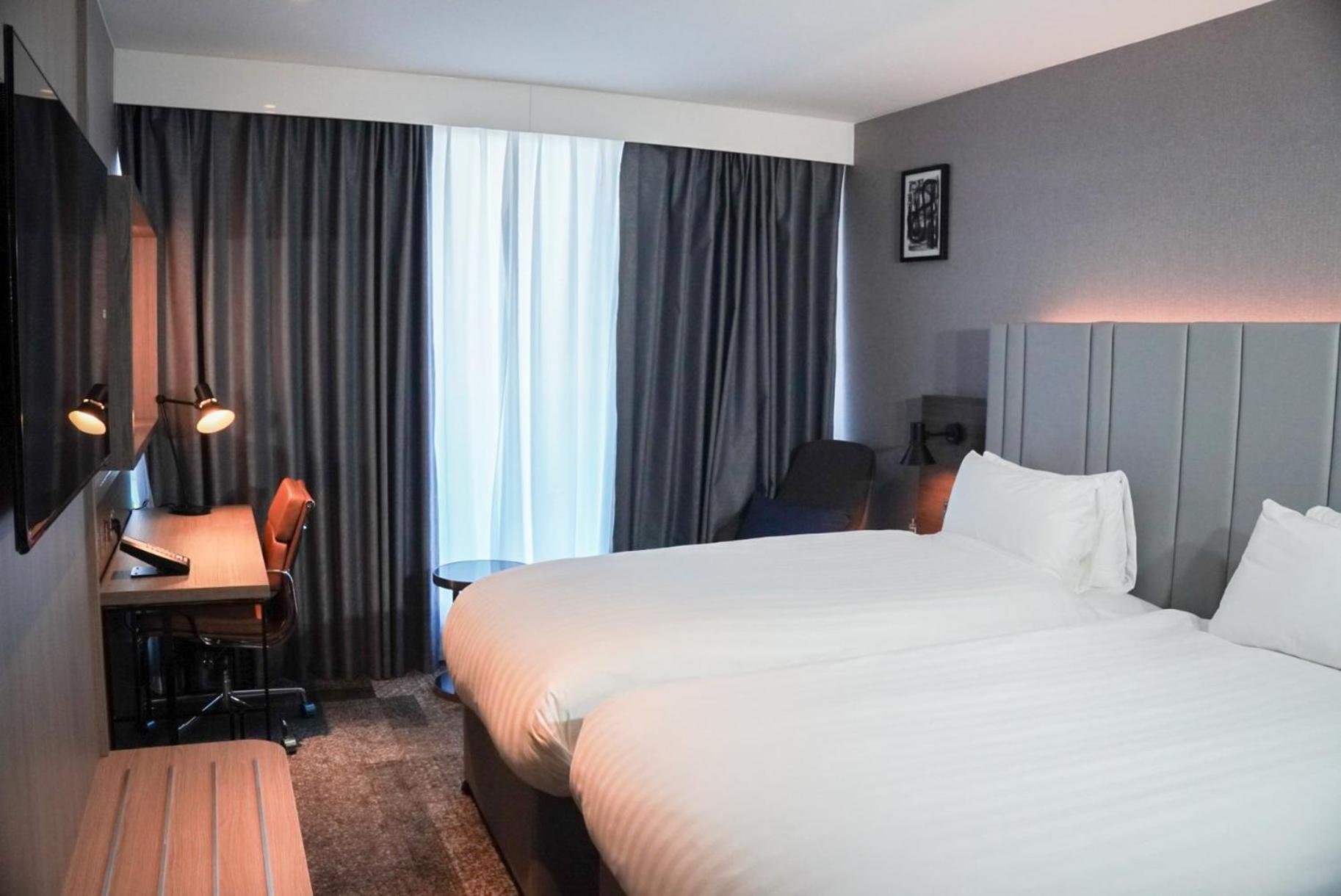 Hotel Crowne Plaza London - Kingston By Ihg Surbiton Exterior foto